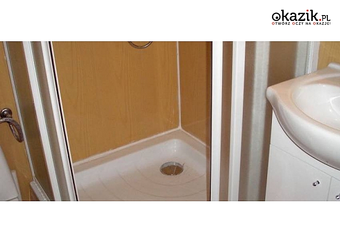 Warmia i Mazury! Biały Łabędź położony nad jeziorem Narie! W pakietach: noclegi, śniadania, obiadokolacje, nieodpłatny dostęp do: kajaków, piłkarzyków, bilarda, trampoliny i innych! Ważne w czerwcu i w Boże Ciało!