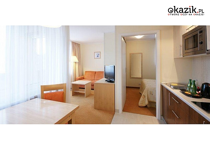 APARTAMENTY ZGODA By De Silva WARSZAWA. Pobyty ze śniadaniami w hotelu z WiFi, sejfem, obsługą pokojową oraz pralnią samoobsługową. Pokoje z łazienkami, balkonem, aneksem kuchennym, lodówką, radio i telewizją.