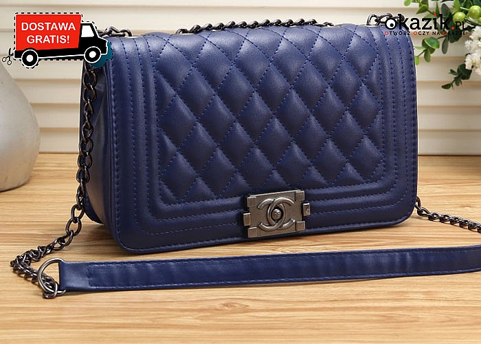 Wygodna i funkcjonalna torebka typu Chanel, to must-have dla kobiet lubiących minimalizm połączony z praktycznością