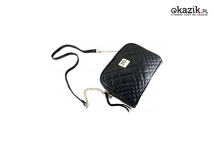 Mała czarna torebka, idealna by zmieścić w niej portfel,klucze ,pomadki, to dodatek, który powinna mieć każda kobieta
