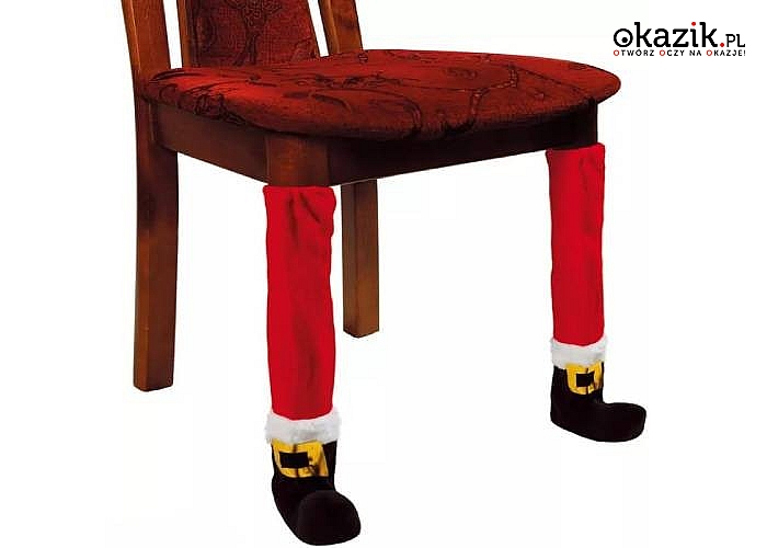 Piękna świąteczna dekoracja w postaci skarpetek Mikołaja na nogi stołu, krzesła