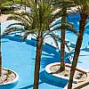 Kąpiel w basenach pośród pięknego, palmowego ogrodu i widok na morze – WAKACJE W TUNEZJI czekają na Ciebie!